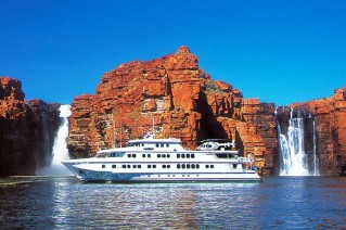 Motor Yacht True North  Red Rcok